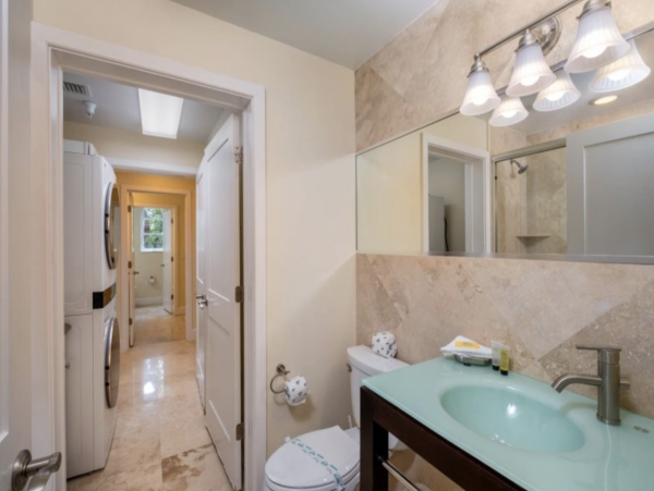 Four Bedroom Oceanfront Vacation Condo in Key Largo Sleeps 8